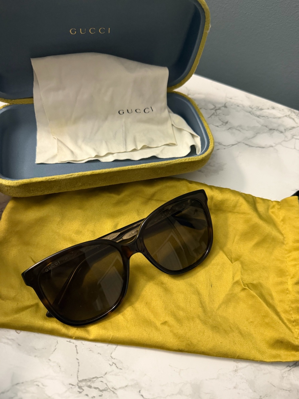 Gucci Womens Cat Eye Sunglasses GG0022S